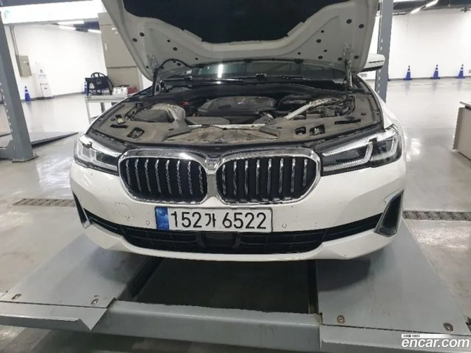 BMW 5 Series 523d xDrive 2022 — photo 1, buy with delivery to Moscow