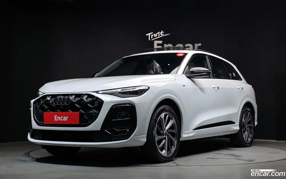 Audi Q5 (80A) 40 TDI S Line 2025 — photo 1, buy with delivery to Moscow