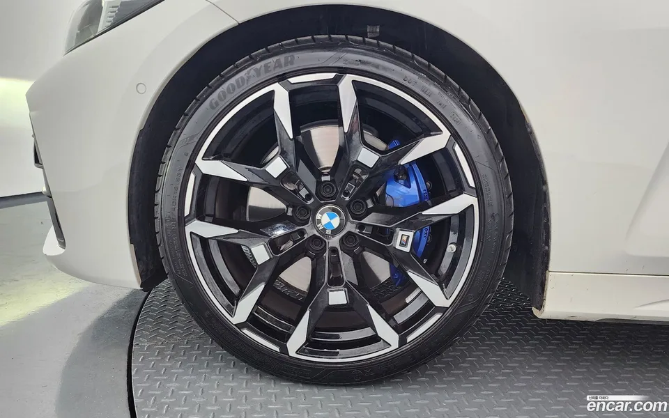BMW 4 Series 420i M 2025 — thumbnail 5