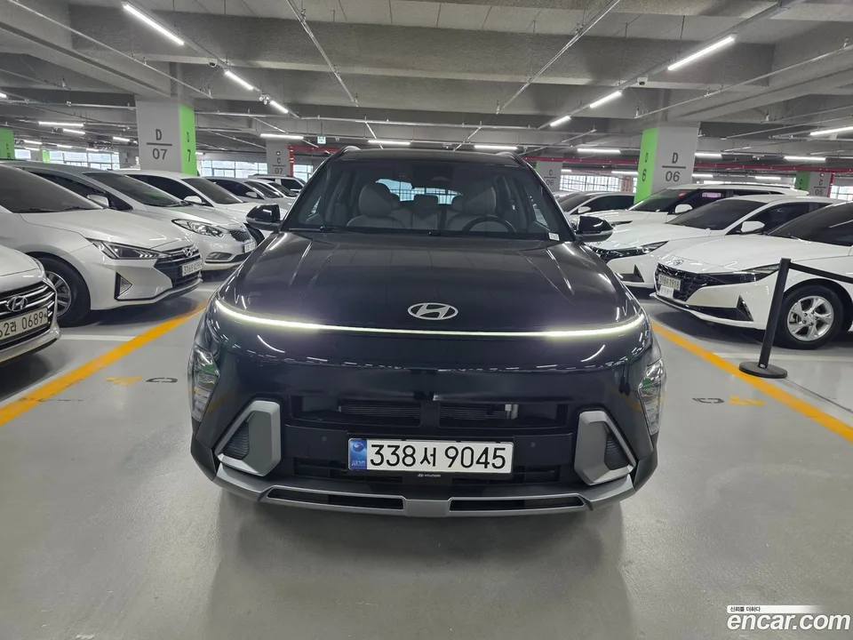 Hyundai Kona 1.6 2WD 2023 — photo 1, buy with delivery to Moscow