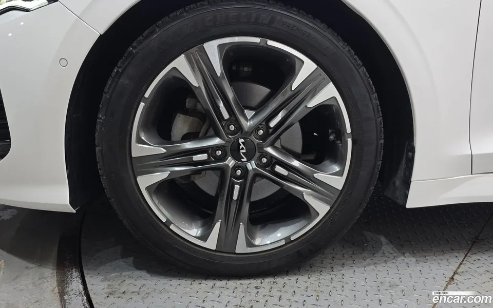 Kia K5 1.6 2023 — thumbnail 5