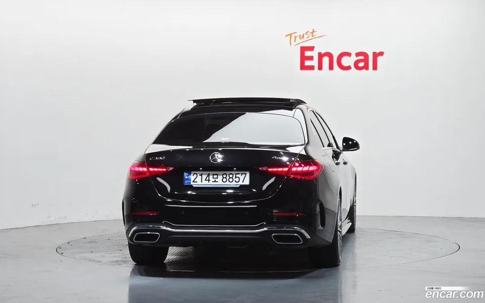 Mercedes-Benz C-Class C300 4MATIC AMG Line 2023 — thumbnail 4