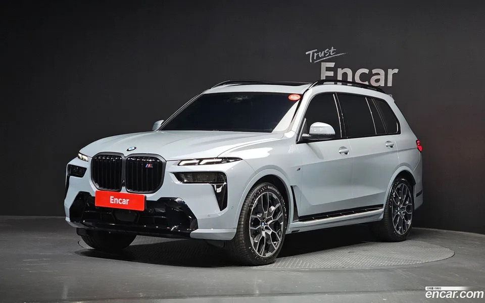 BMW X7 xDrive 40i M 6 2024 — photo 1, buy with delivery to Moscow