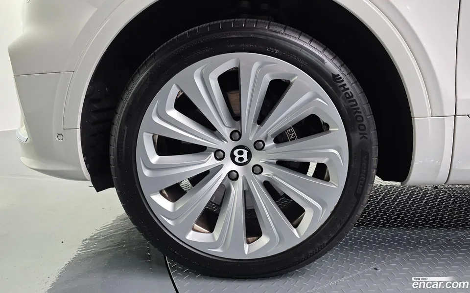 Bentley Bentayga 4.0 V8 2022 — thumbnail 5