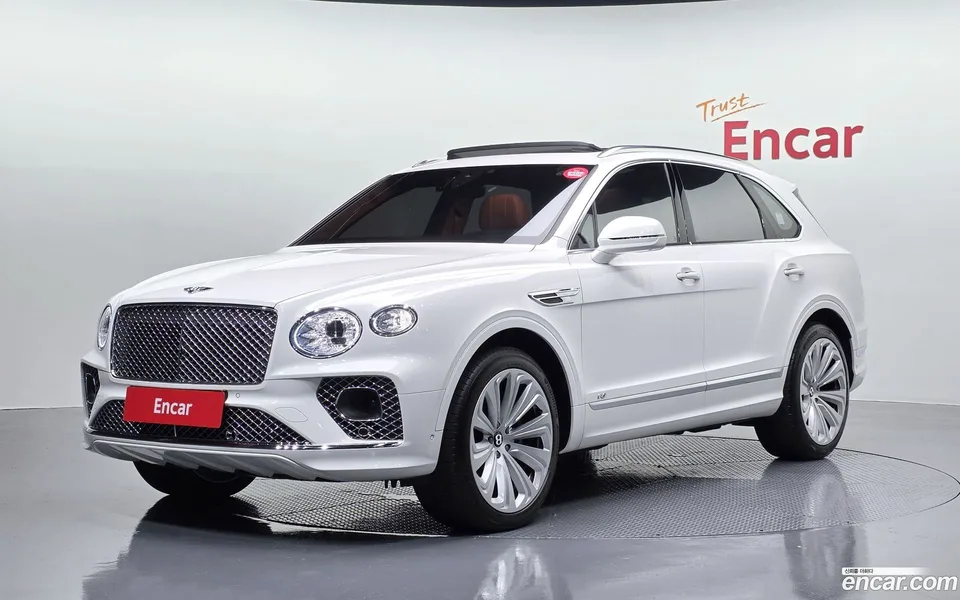 Bentley Bentayga 4.0 V8 2022 — photo 1, buy with delivery to Moscow