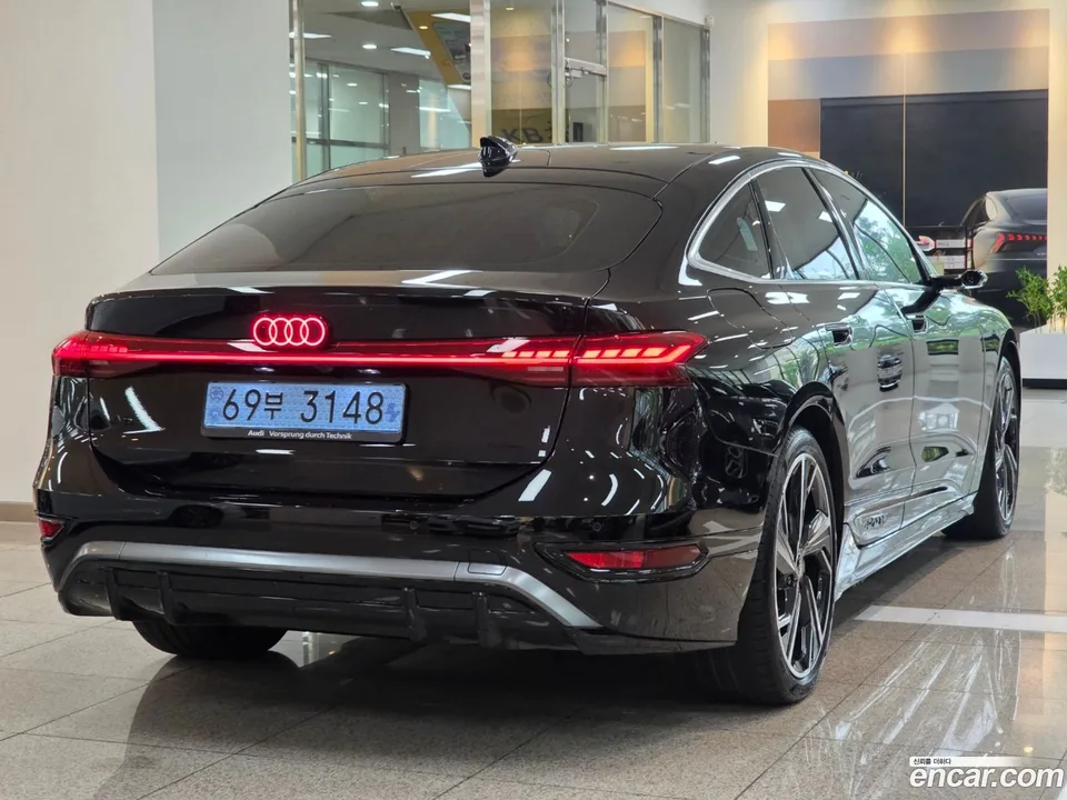 Audi A6 e- S Line 2025 — thumbnail 2