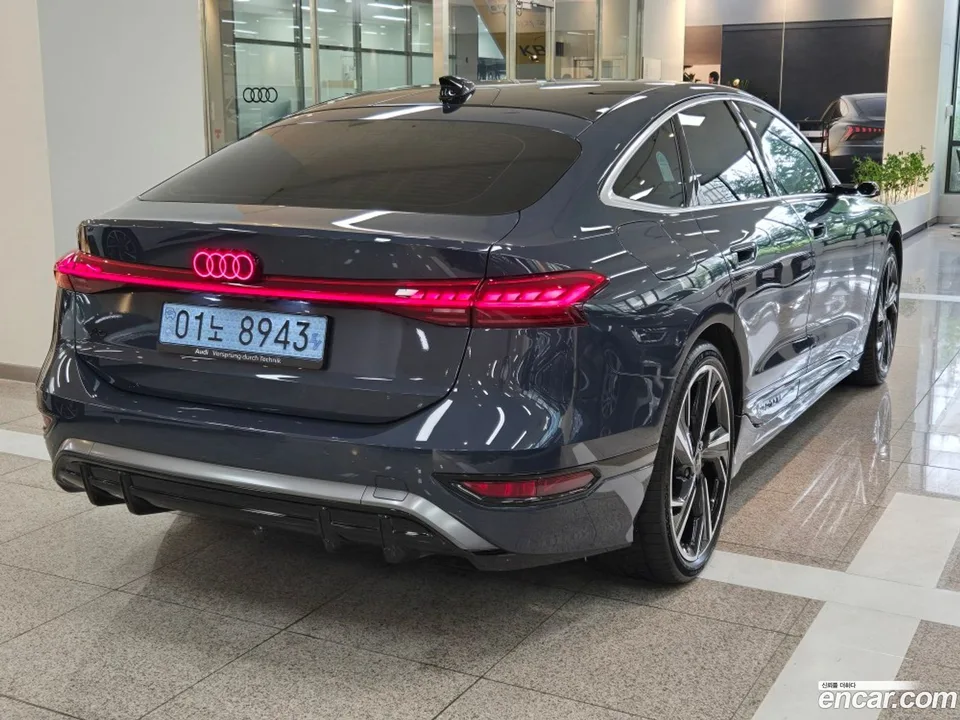 Audi A6 e- S Line 2025 — миниатюра 2