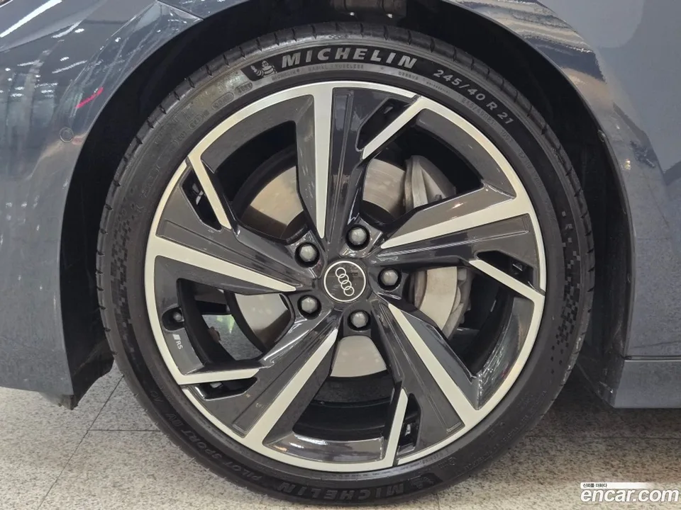 Audi A6 e- S Line 2025 — миниатюра 5