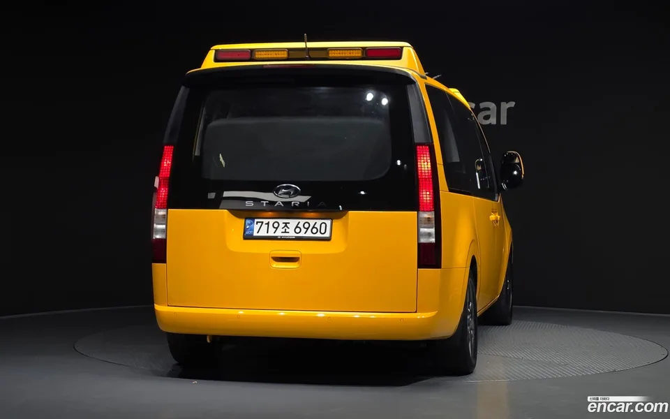 Hyundai Staria L3.5 2022 — thumbnail 4