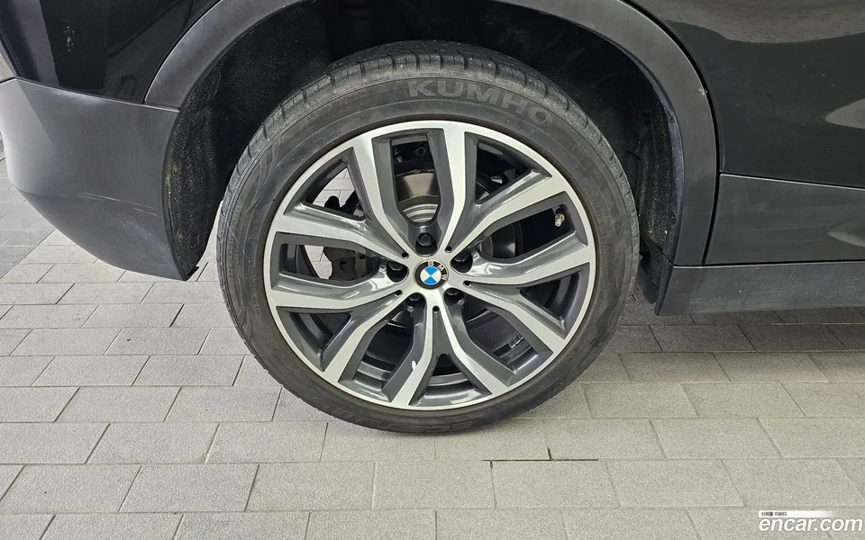 BMW X2 xDrive20i 2022 — thumbnail 2
