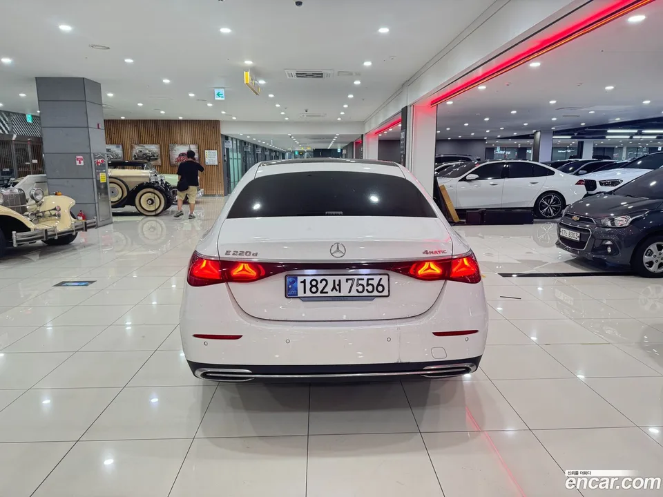 Mercedes-Benz E-Class E220d 4MATIC 2024 — thumbnail 4