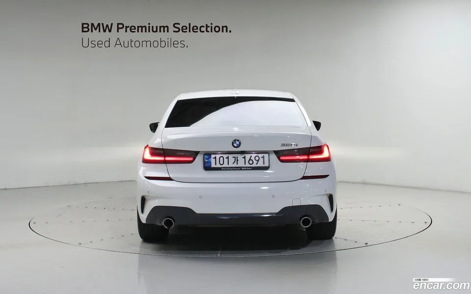 BMW 3 Series 320i M 2022 — thumbnail 4