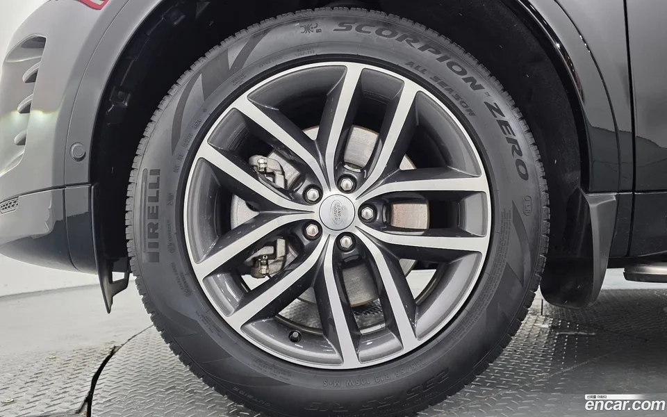 Land Rover Discovery Sport P250 SE 2024 — thumbnail 2