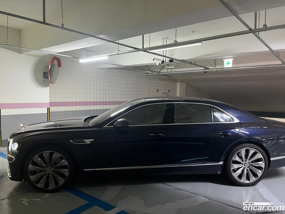 Bentley Flying Spur 4.0 2022 — thumbnail 4