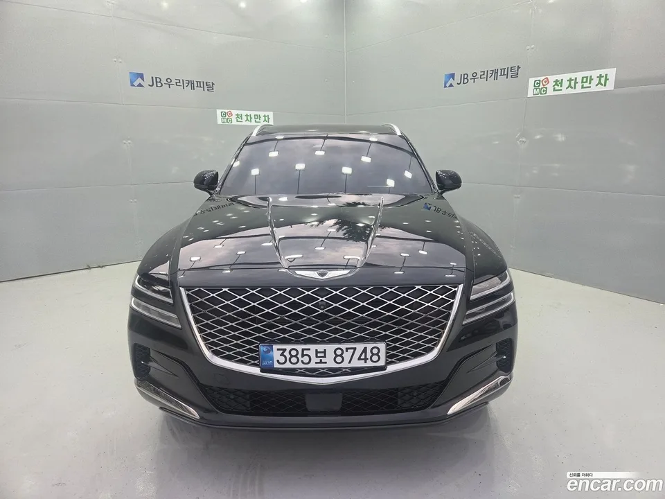 Genesis GV80 2.5T 2WD 2023 — photo 1, buy with delivery to Moscow