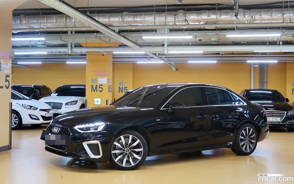 Audi A4 40 TFSI 2023 — thumbnail 3