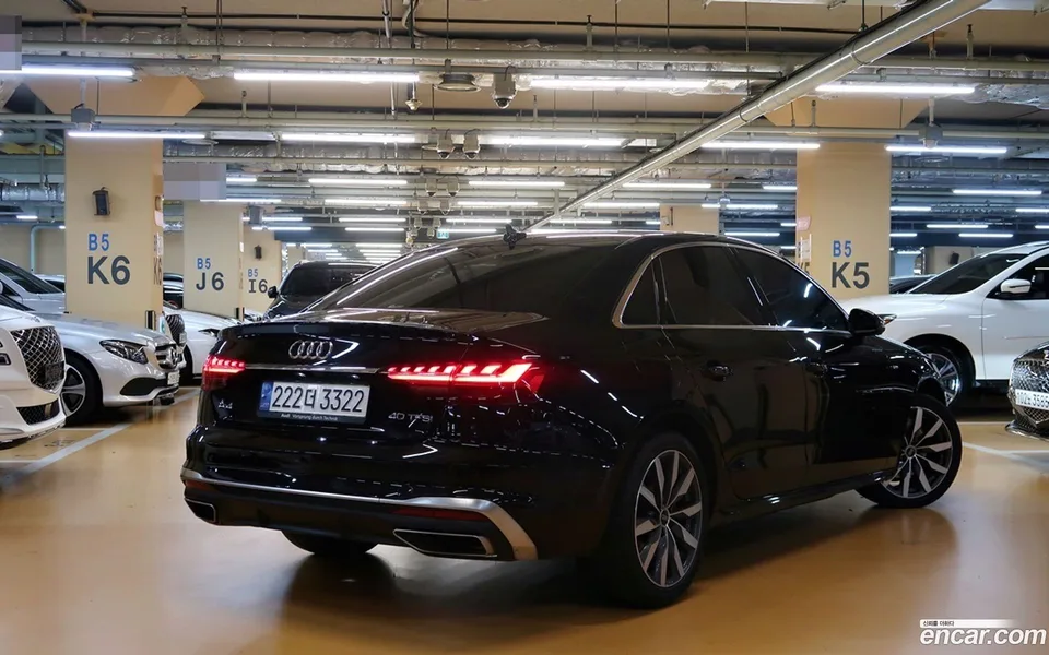 Audi A4 40 TFSI 2023 — thumbnail 4