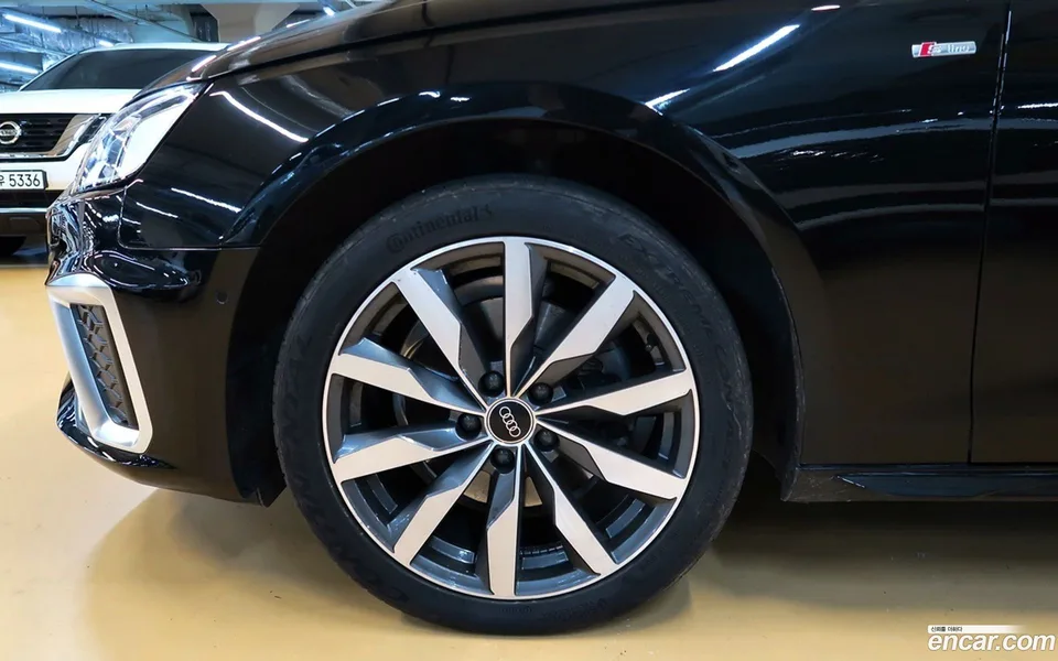 Audi A4 40 TFSI 2023 — thumbnail 5
