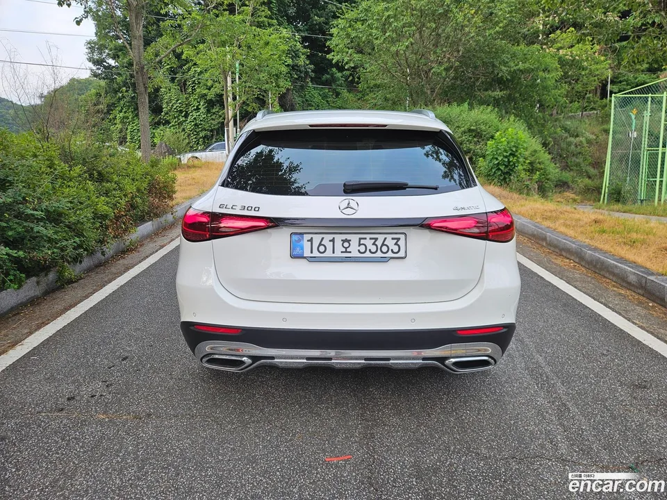 Mercedes-Benz GLC-Class GLC300 4MATIC 2024 — thumbnail 3