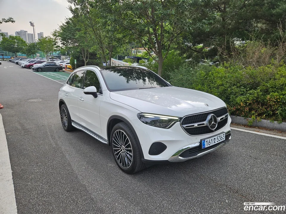 Mercedes-Benz GLC-Class GLC300 4MATIC 2024 — thumbnail 4