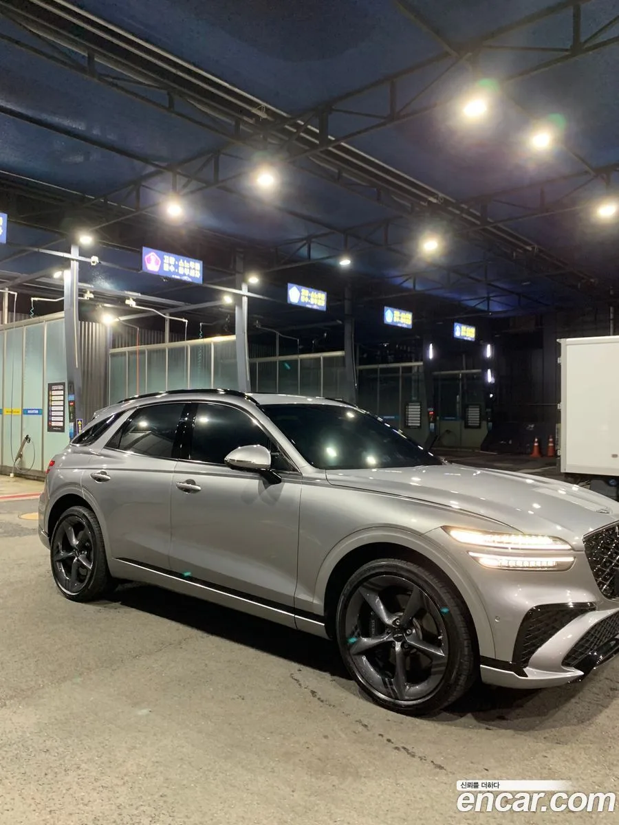 Genesis GV70 2.5T AWD 2024 — photo 1, buy with delivery to Moscow