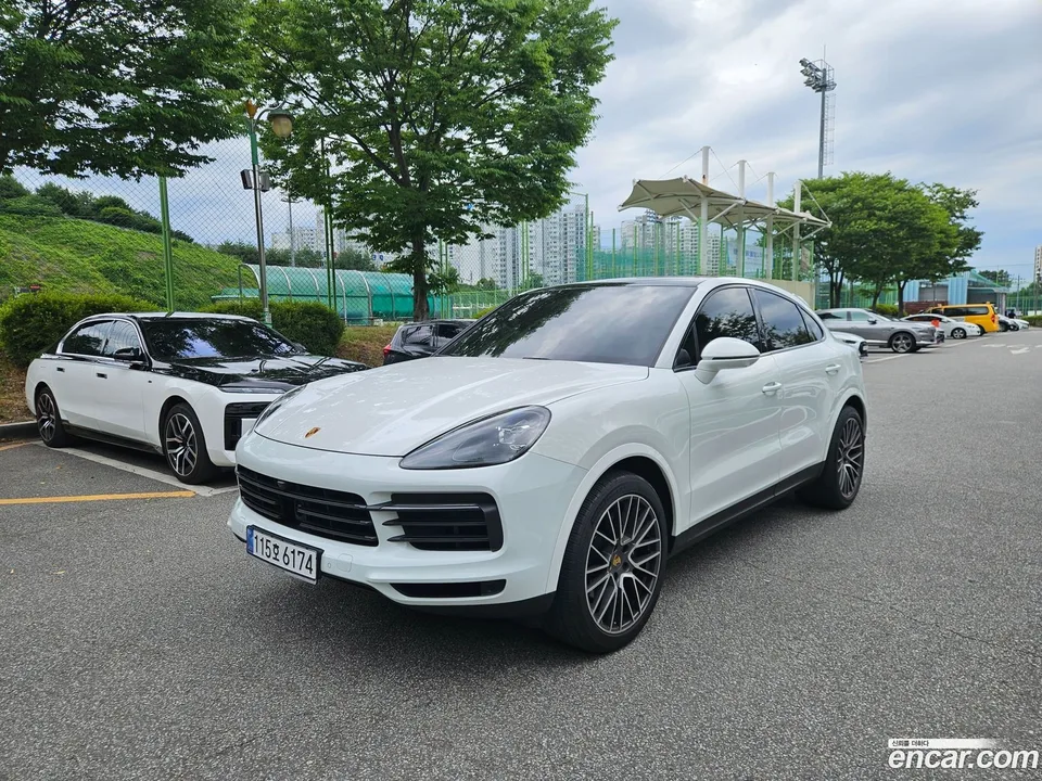 Porsche Cayenne 3.0 2023 — photo 1, buy with delivery to Moscow