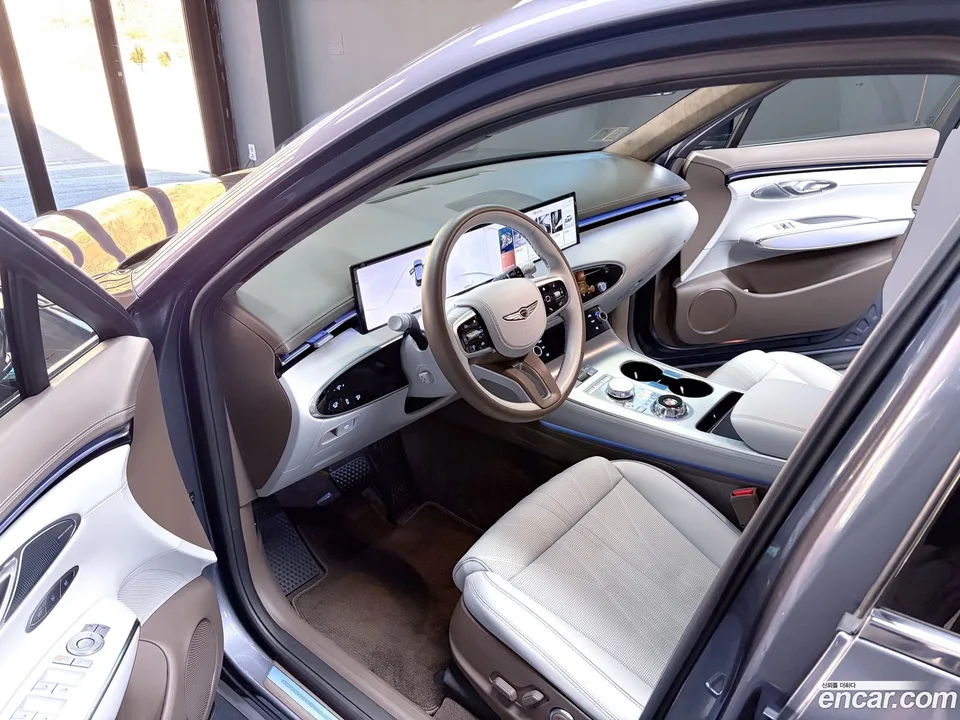 Genesis GV70 2.5T 2WD 2024 — thumbnail 2