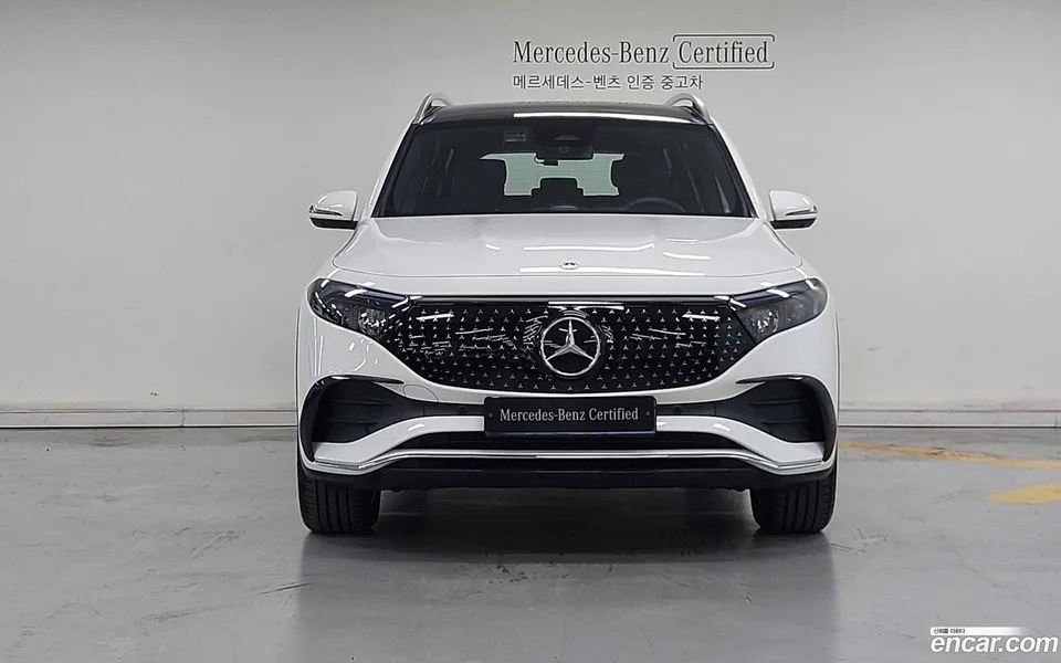 Mercedes-Benz EQB EQB300 4MATIC AMG 2025 — thumbnail 3
