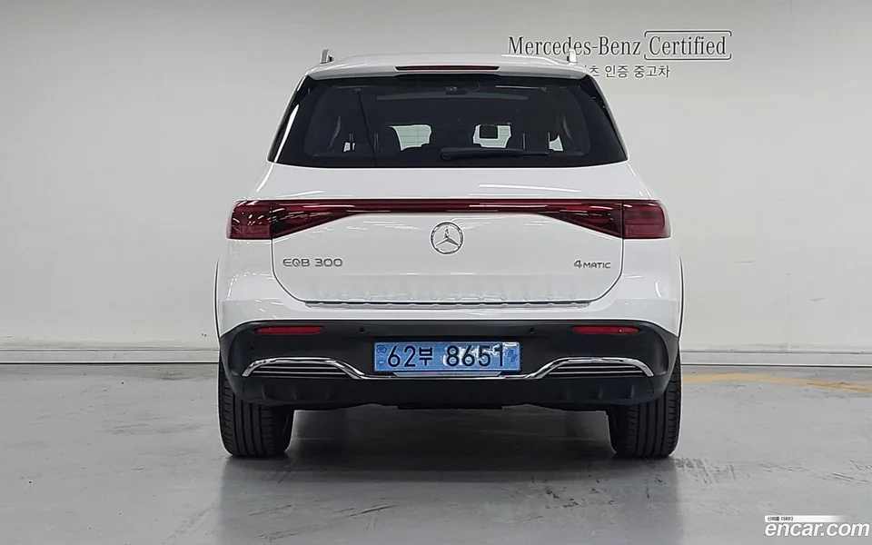 Mercedes-Benz EQB EQB300 4MATIC AMG 2025 — thumbnail 4