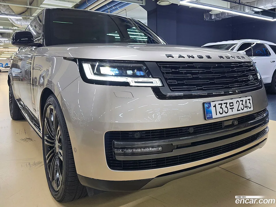 Land Rover Range Rover P530 AB LWB 2024 — фото 1, купить с доставкой в Москву