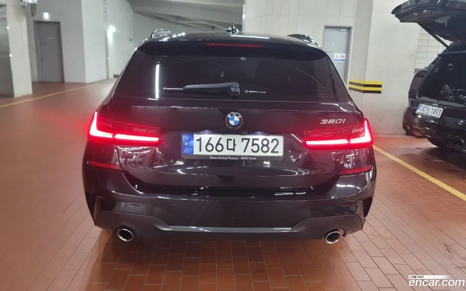 BMW 3 Series 320i M 2022 — thumbnail 4