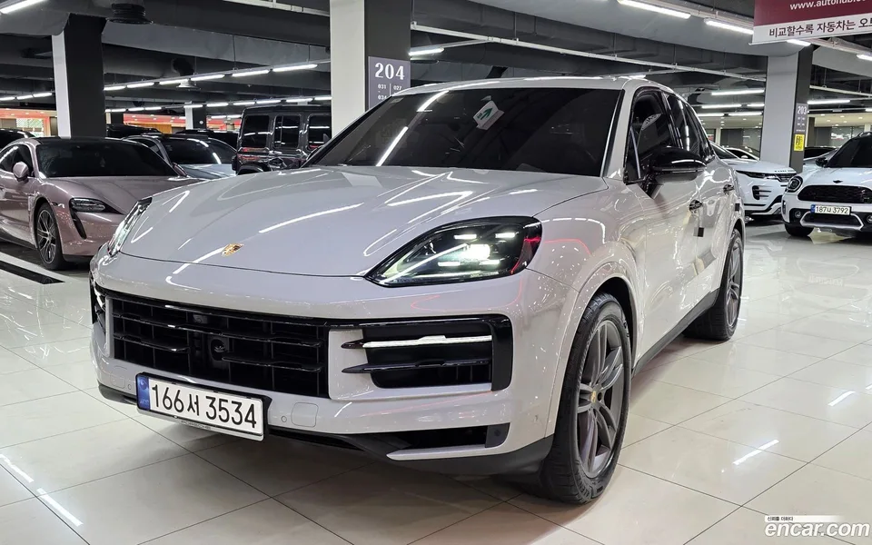 Porsche Cayenne 3.0 2023 — thumbnail 2