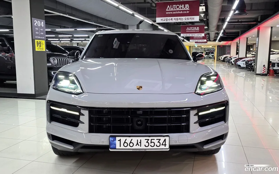 Porsche Cayenne 3.0 2023 — thumbnail 4