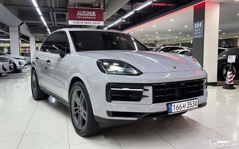 Porsche Cayenne 3.0 2023 — photo 1, buy with delivery to Moscow
