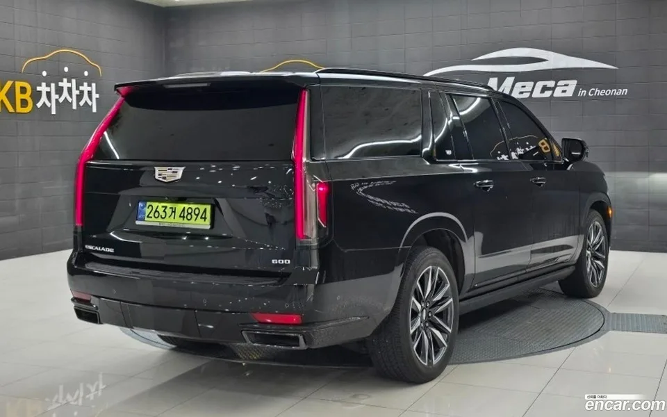 Cadillac Escalade 6.2 ESV 2023 — thumbnail 3