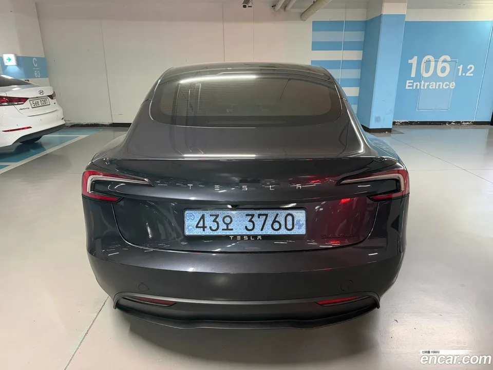 Tesla Model 3 RWD 2025 — thumbnail 3