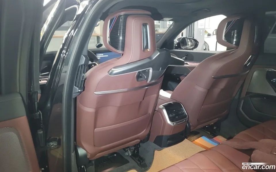 BMW 7 Series 740d xDrive M 2025 — thumbnail 2