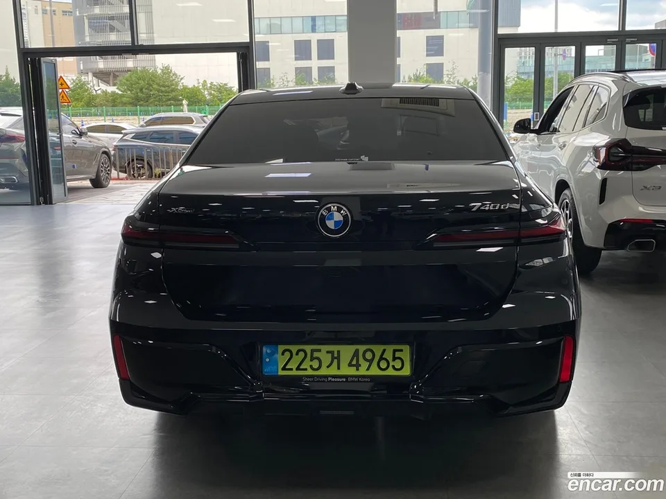 BMW 7 Series 740d xDrive M 2025 — thumbnail 4