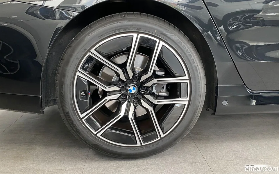 BMW 7 Series 740d xDrive M 2025 — thumbnail 5