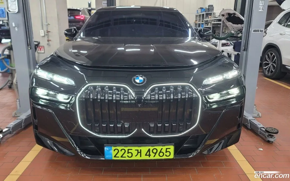 BMW 7 Series 740d xDrive M 2025 — photo 1, buy with delivery to Moscow