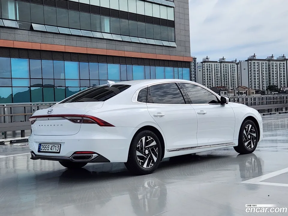 Hyundai Grandeur IG Hybrid 2022 — thumbnail 2