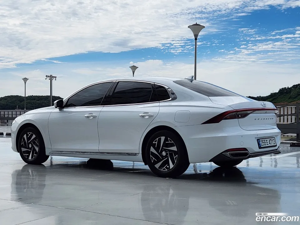 Hyundai Grandeur IG Hybrid 2022 — thumbnail 3