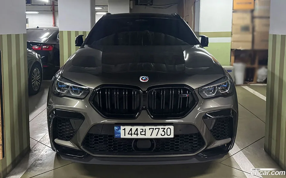 BMW X6 M 4.4 2023 — photo 1, buy with delivery to Moscow