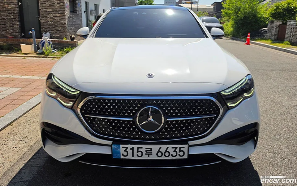 Mercedes-Benz E-Class E300 4MATIC AMG Line 2024 — photo 1, buy with delivery to Moscow