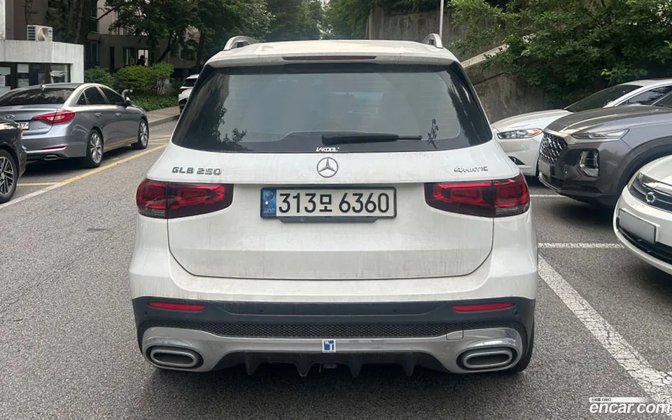 Mercedes-Benz GLB-Class GLB250 4MATIC 2022 — thumbnail 4