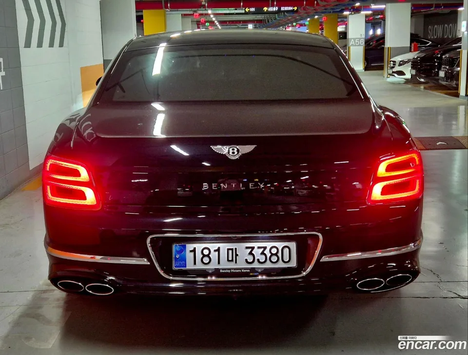 Bentley Flying Spur 4.0 2023 — thumbnail 4