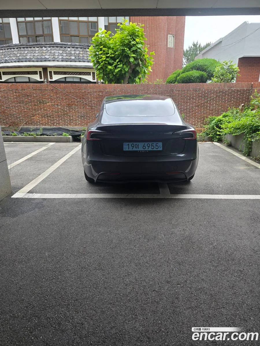 Tesla Model 3 RWD 2026 — thumbnail 3