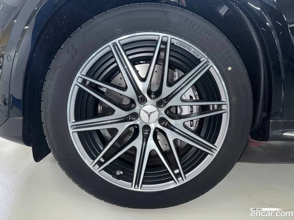 Mercedes-Benz GLC-Class AMG GLC43 4MATIC 2025 — thumbnail 5