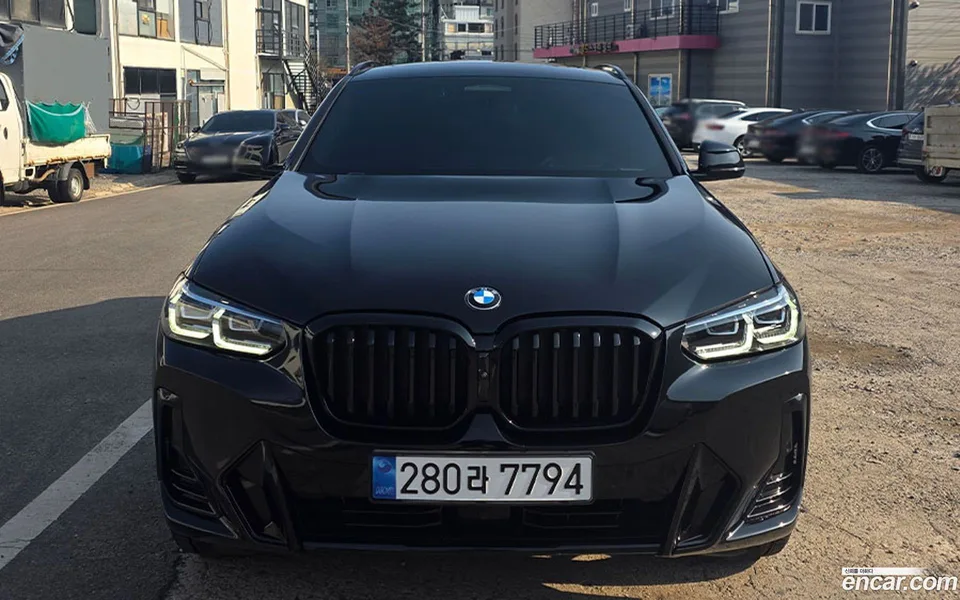 BMW X4 xDrive20i M 2023 — photo 1, buy with delivery to Moscow