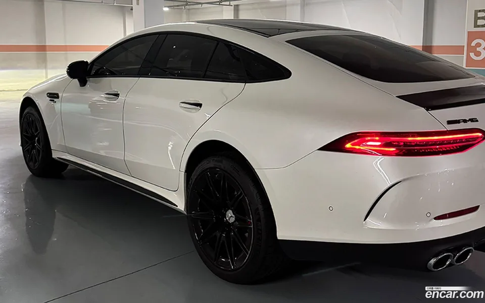 Mercedes-Benz AMG GT 4 43 4MATIC+ 2023 — thumbnail 3